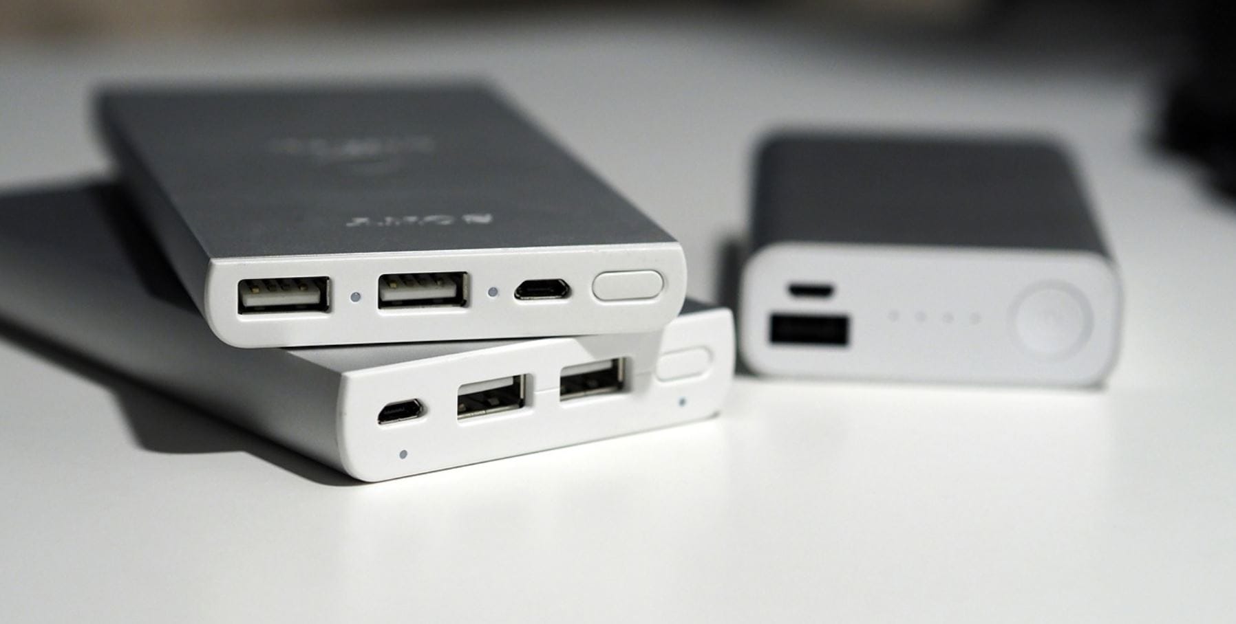 2018 05 12 13 45 51 Brand Tasamrong Power Bank Battery · Free photo on Three generic portable chargers of a similar style to the best power banks